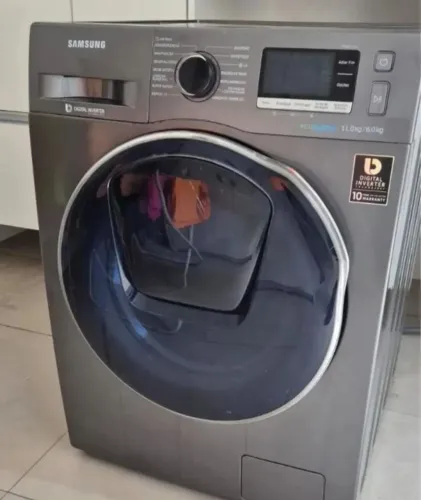 Lava e seca Samsung 11kg semi nova