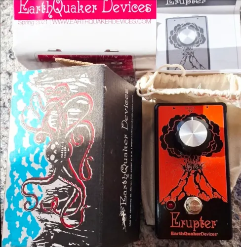 Pedal de Fuzz - Erupter Earthquake Devices