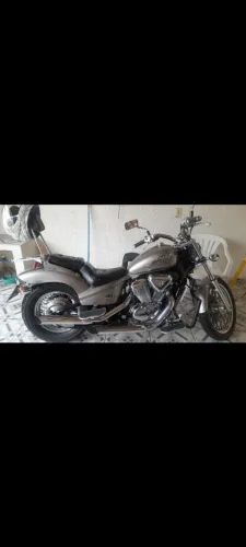 Shadow 600 2001 