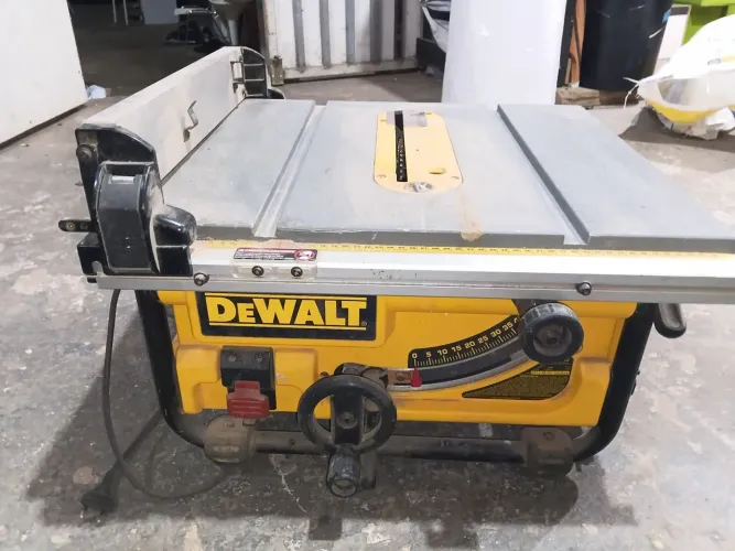 Serra circular  dewalt