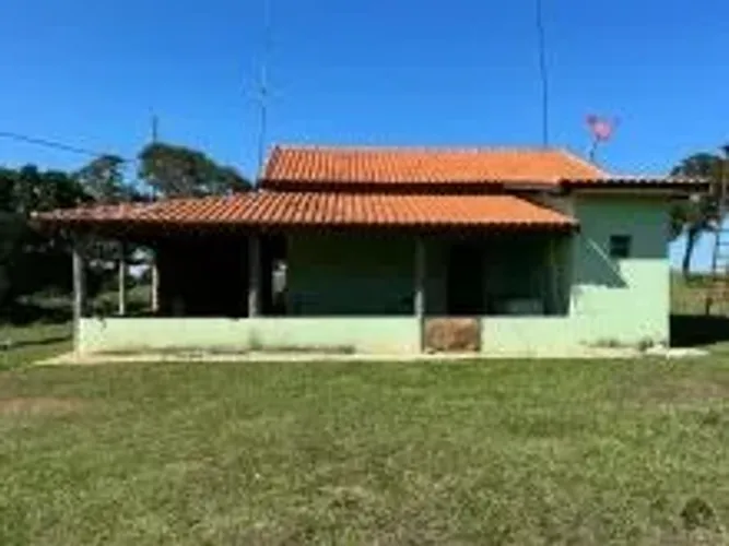 Fazenda de 1000ha, pronta pra criar, recriar e engordar. Acesso fácil 20km fora do asfalto