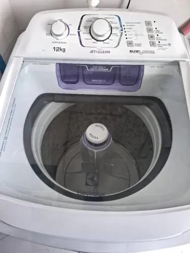 Máquina de Lavar Roupas Electrolux 12 kg seminova