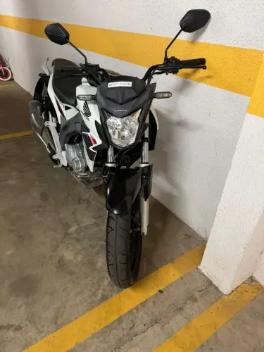 Honda CB Twister 2019/2020 30 mil km apenas, único dono