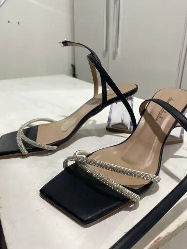 Sandália feminina com brilho salto bloco transparente 