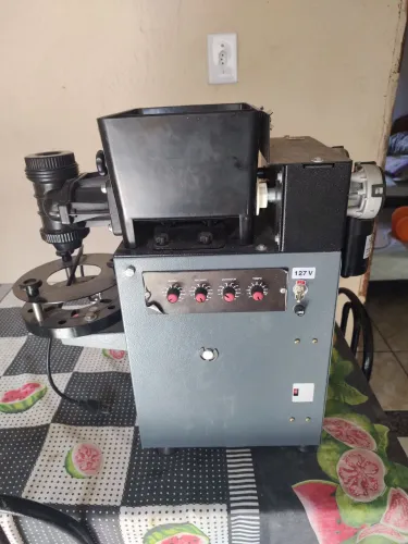 Vendo máquina de salgados e doces!!