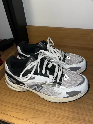 New Balance 725