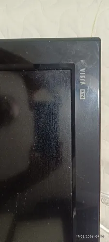 Tv 32' panasonic  não tem a base so para colocar na parede Não é Smart