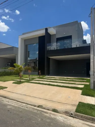 Sobrado para aluguel e venda possui 251 metros quadrados com 3 quartos