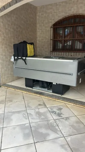 VENDE-SE ILHA EXPOSITORA FRICON