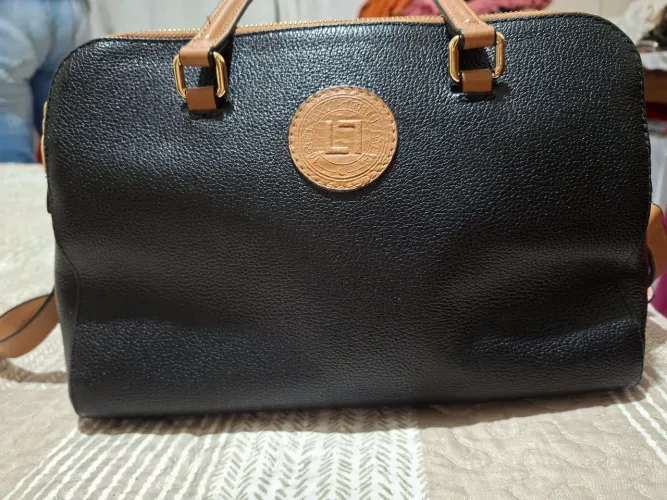 BOLSA LUZ DA LUA  USADA POUCAS VEZES 600 REAIS  A VISTA  DIVIDO POR LINK DE PAGAMENTOS.