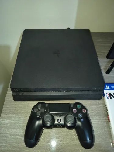 PS4 Slim 1TB + Controle Original + 3 Jogos - Excelente Estado