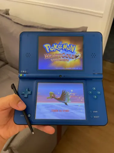 Nintendo ds xl + muito jogos, Pokémon, Zelda, Mario + carregador e caneta