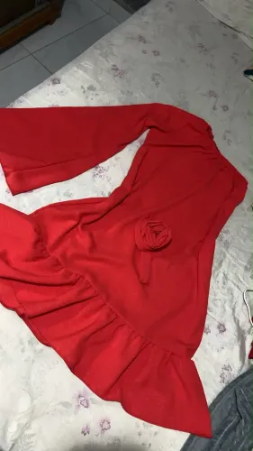 Roupa á preço de bazar (possui Zara e inspiração farm)