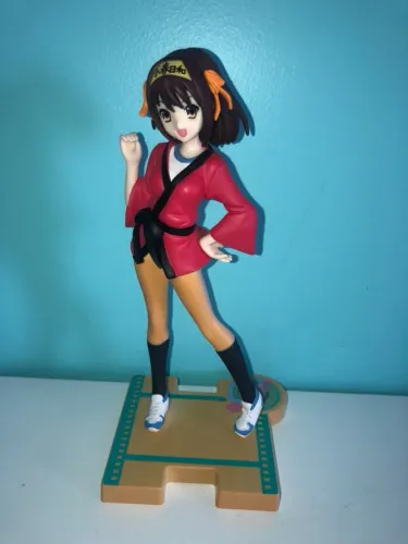 FIGURE HARUHI SUZUMIYA
