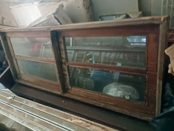 Basculante de Jatobá largura 1,75 altura 68 valo $450 só ligar *71 ou zap