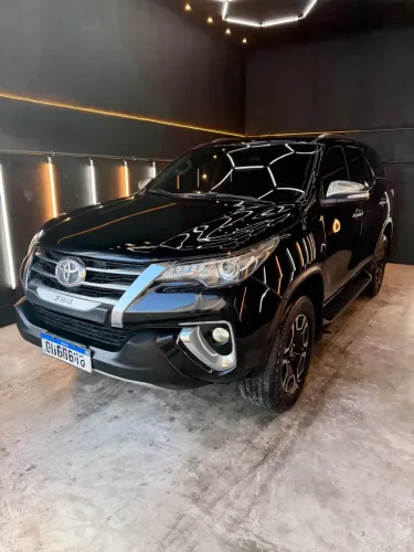 Toyota Hilux SW4 SRX 4X4 2.8 TDI 16V Dies. Aut. 2017