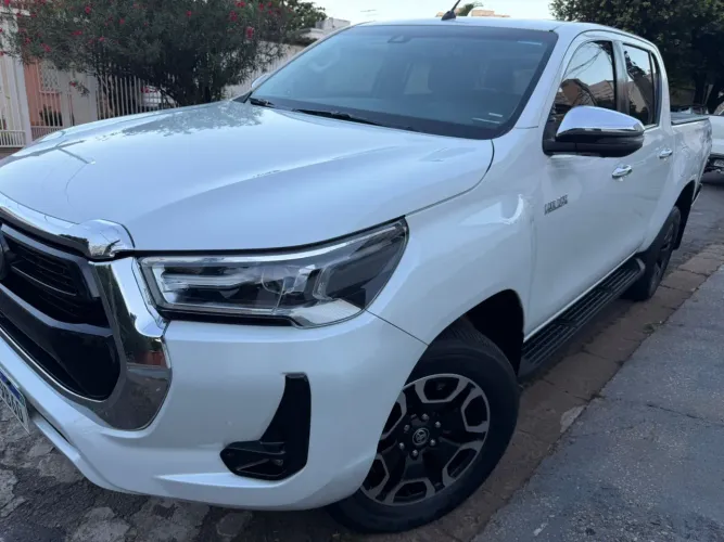 Toyota Hilux CD SRX 4X4 2.8 TDI 16V Diesel Aut. 2023