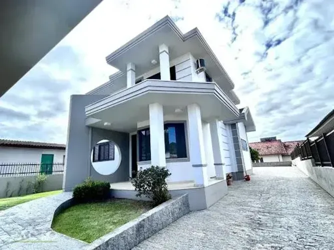 CASA DOIS PAVIMENTOS *** DUAS SUÍTES *** ARARANGUÁ
