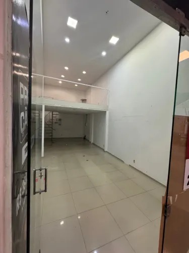 Loja 50m2 com mezanino shop laranjeiras 
