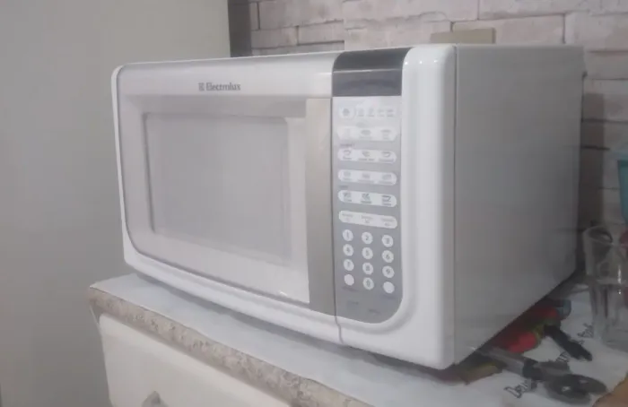 Microondas Electrolux 31 Litros excelente estado 