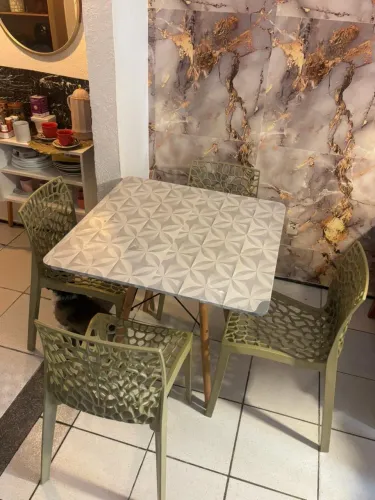 Mesa com cadeiras