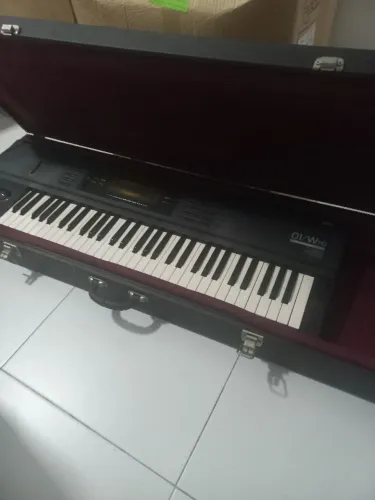 Korg 01/Wfd Synth Teclado Workstation + Case