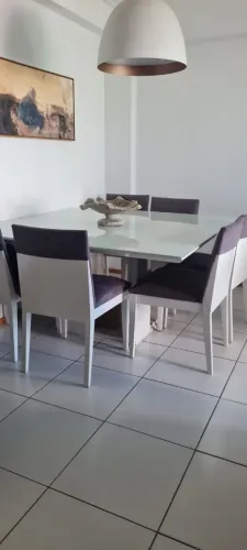 Mesa com 6 cadeiras