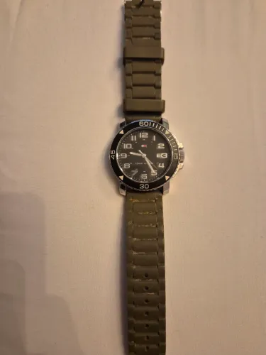 RELÓGIO TOMMY HILFIGER (PRETO / VERDE MILITAR)
