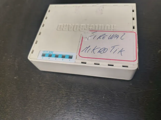 Mikrotik RB750r2