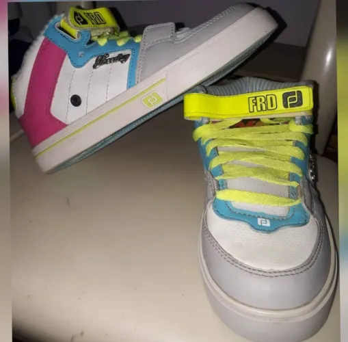Tenis de skate cano alto feminino