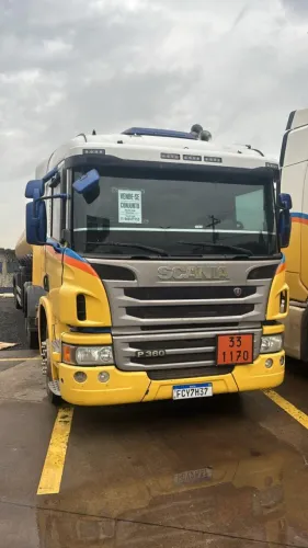 Conjunto caminhão tanque: Scania P360 + Carreta Tanque