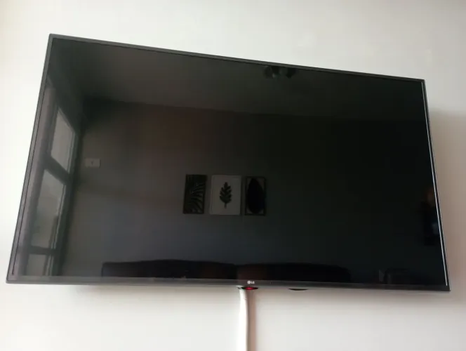 Tv LG Smart 49 polegadas. 