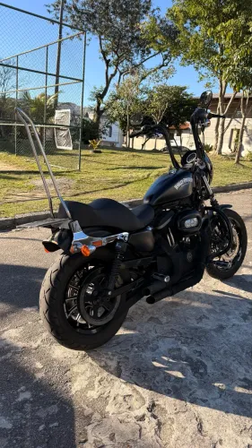 Harley Davidson 883 R , Moto impecável