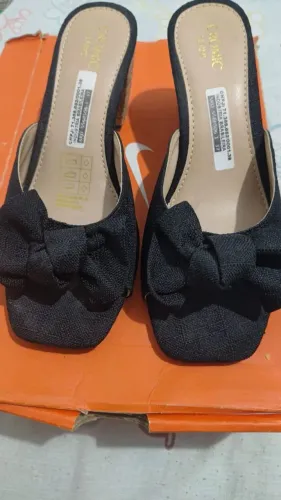 Vende-se sandália linda usa uma vez