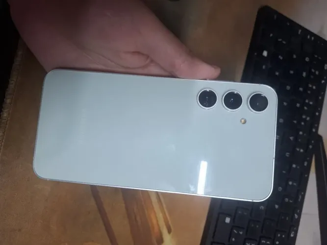 Samsung S23FE