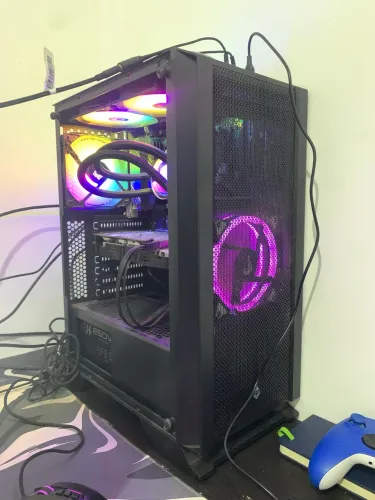 Gabinete mid tower