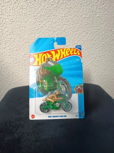 Hotwheels 1966 Triumph Tiger 100 ( t-hunt )