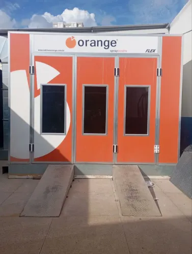 Cabine de pintura automotiva