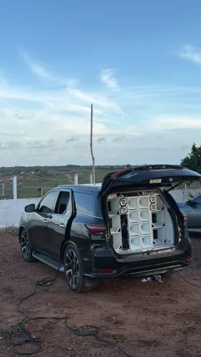Som automotivo