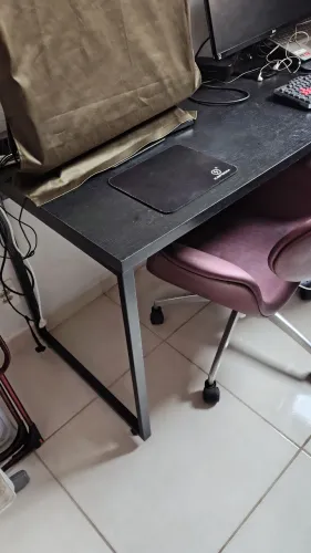Mesa preta para escritório