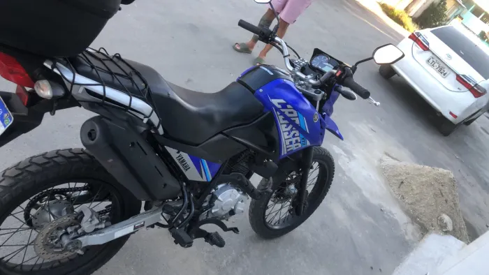 Vendo Crosser ,manutenção em dia , documento em dia só passar pro nome , dispenso curioso