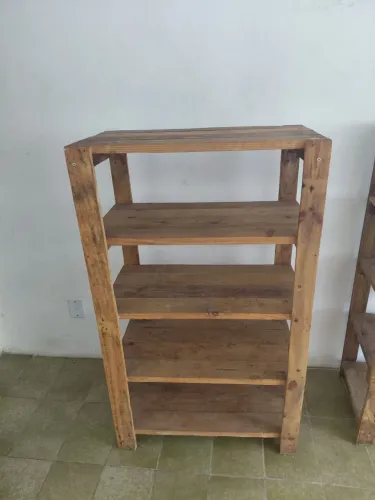 Dois Moveis Prateleiras de madeira pallet