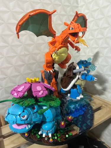 Conjunto Pokémon 3 em 1 - Charizard, Blastoise e Venusaur - Montado + Manual