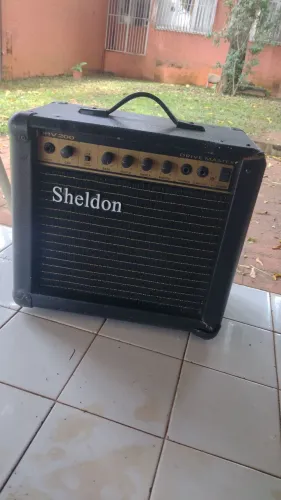 Caixa de som para guitarra,com cabos