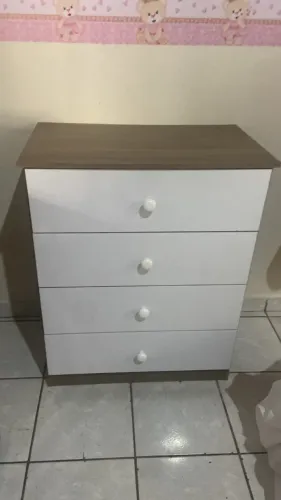 Jogo de quarto infantil (berço vai com o colchão). Aceitamos propostas