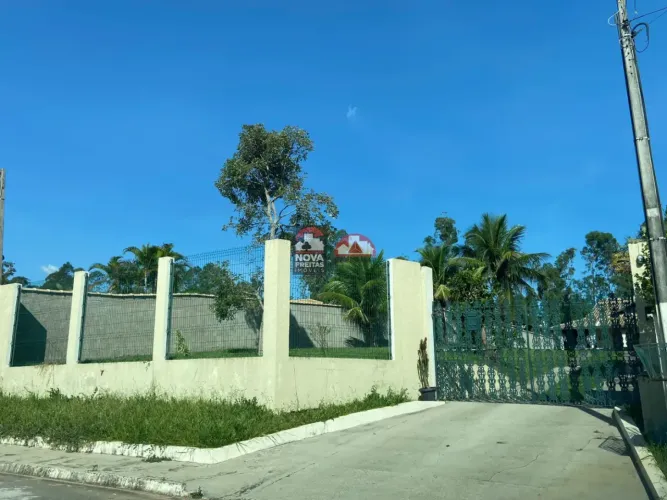 Casa Sobrado Padrão em Pindamonhangaba