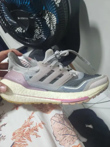 Tenis adidas utrabosst usado perfeito pra caminhar