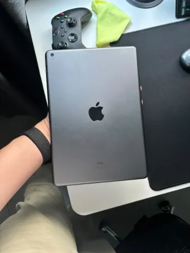 iPad 9ª Geração 64GB Wi-Fi Cinza-Espacial + Capa Teclado + Caneta + Mouse
