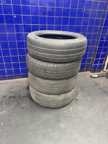 Vendo pneus seminovos - Medida 195/60 R16