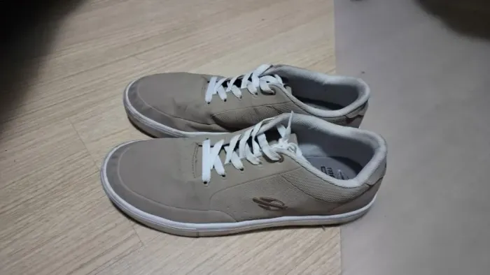 Tenis Mormai solado baixo